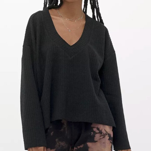 Urban Outfitters XS Oversized V-Neck Sweater - Picture 2 of 5